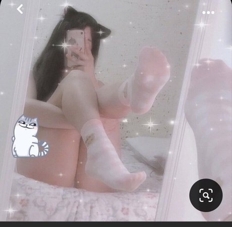 Naken lekkede OnlyFans-bilde av Miaunyae