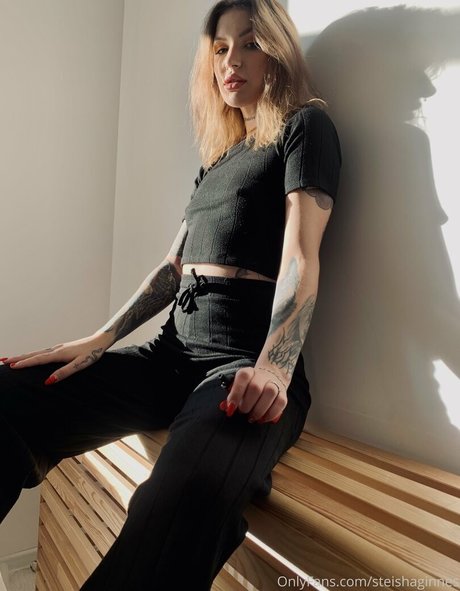 Alasti lekkinud OnlyFans-i pilt Steishaginnes