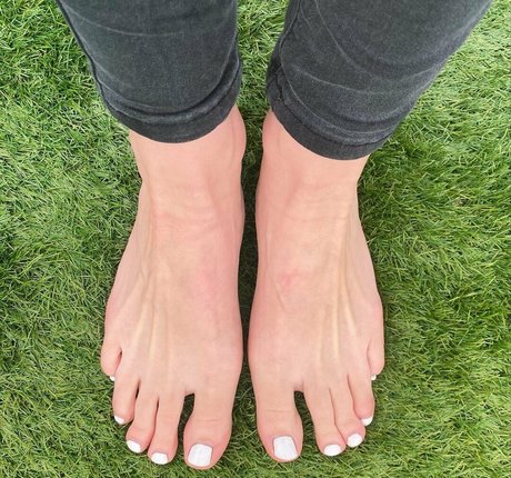Callyfeet33