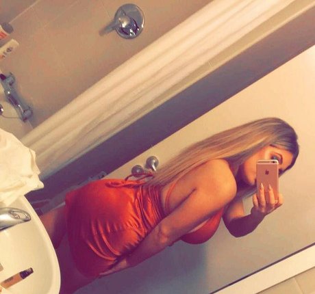 Nahá fotka uniklých OnlyFans od Beth G