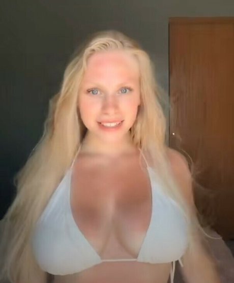 Nahá fotka uniklých OnlyFans od Savanna Calderone