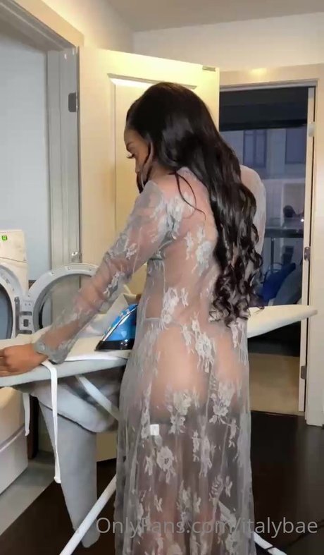 Naken lekkede OnlyFans-bilde av Italybae