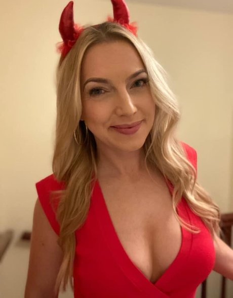 Foto di nudo di fuga di OnlyFans di Emma Vardy