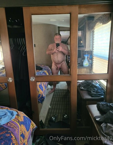 Naken lekkede OnlyFans-bilde av Micktoz42