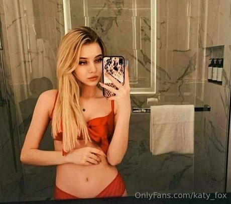 Naken lekkede OnlyFans-bilde av Katyfox