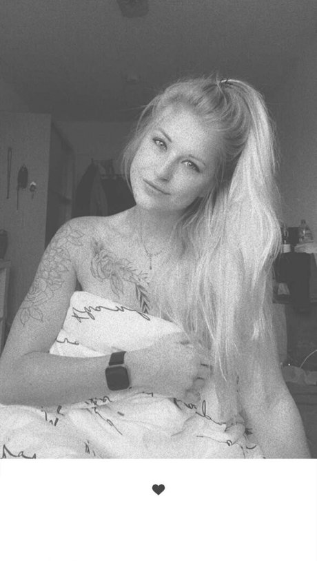 Naken läckt OnlyFans-bild av Joymontana