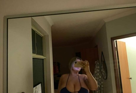 Naken lekkede OnlyFans-bilde av Kelly Bodenstein