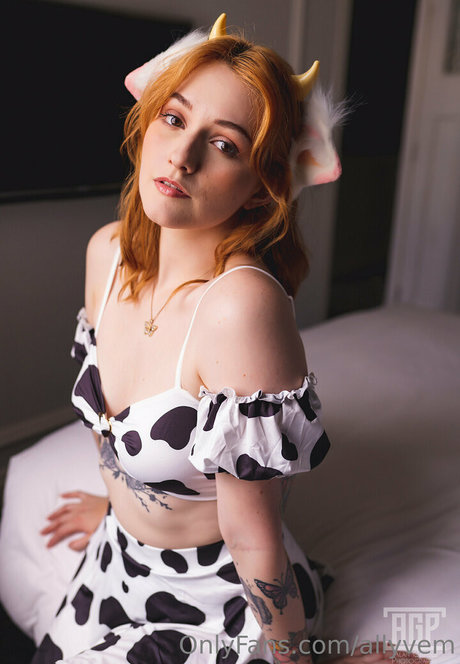 Обнаженная фотография утечки OnlyFans от Allyvem