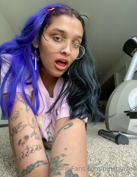 Foto di nudo di fuga di OnlyFans di Pinkplague