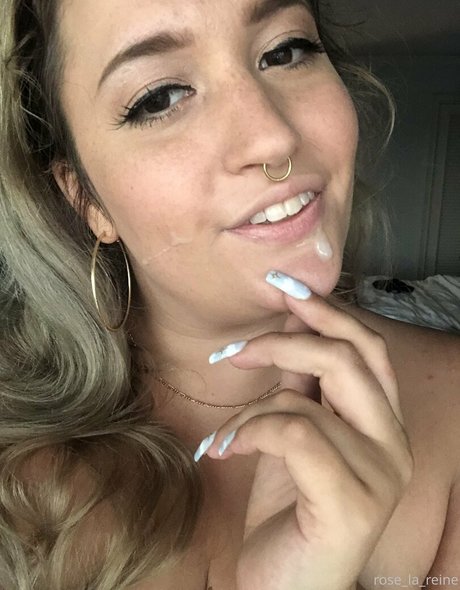 Naakte gelekte OnlyFans-foto van Roselareine