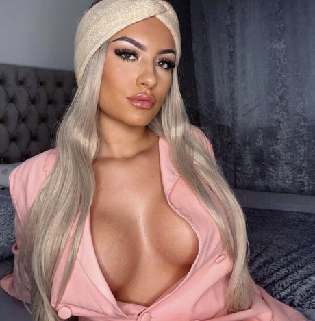 Naken lekkede OnlyFans-bilde av Misselbelle