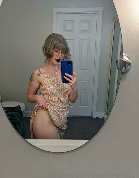 Foto di nudo di fuga di OnlyFans di Misssilverwitch
