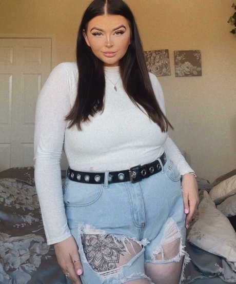 Naken lekkede OnlyFans-bilde av Katie Kerman
