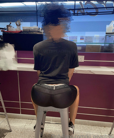 Alasti lekkinud OnlyFans-i pilt Klpeach96
