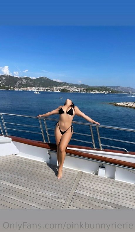 Nahá fotka uniklých OnlyFans od Riejon Koreancake