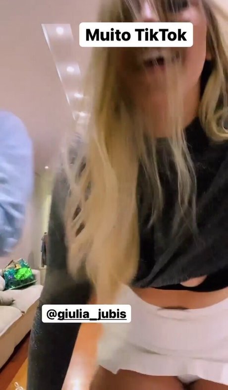 Naken lekkede OnlyFans-bilde av Giulia Porto
