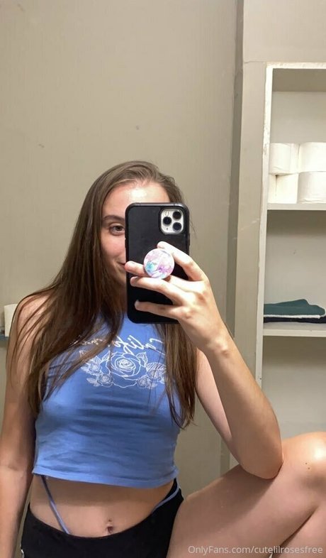Naken lekkede OnlyFans-bilde av Cutelilrosesfree