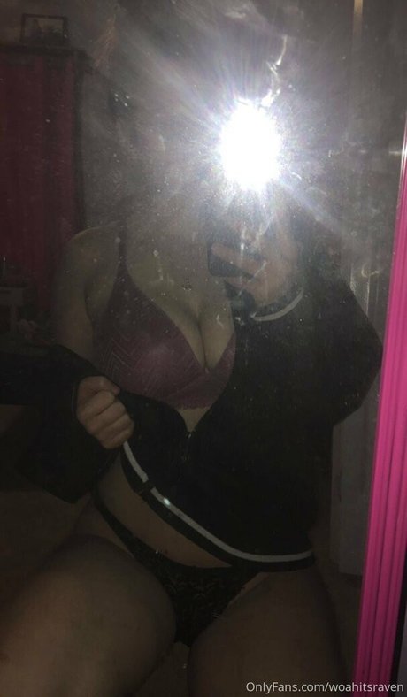 Nahá fotka uniklých OnlyFans od Woahitsraven