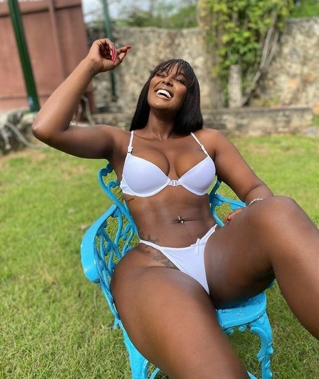 Amara La Negra