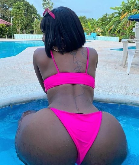Amara La Negra