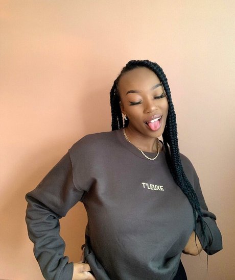 Alasti lekkinud OnlyFans-i pilt Thecleopatraway