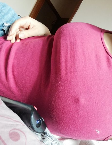 Naken lekkede OnlyFans-bilde av Datmommy