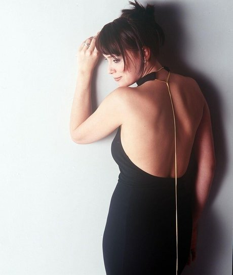 Обнаженная фотография утечки OnlyFans от Keeley Hawes