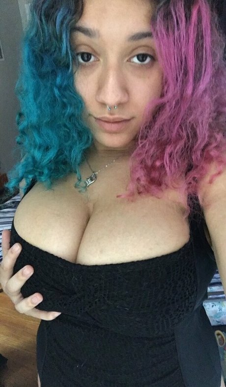 Naken läckt OnlyFans-bild av Itselliemay