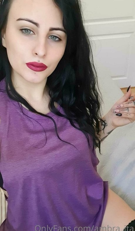 Naken lekkede OnlyFans-bilde av Ambraita