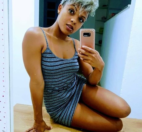 Foto nua vazada do OnlyFans de Sayoh Dos Santos