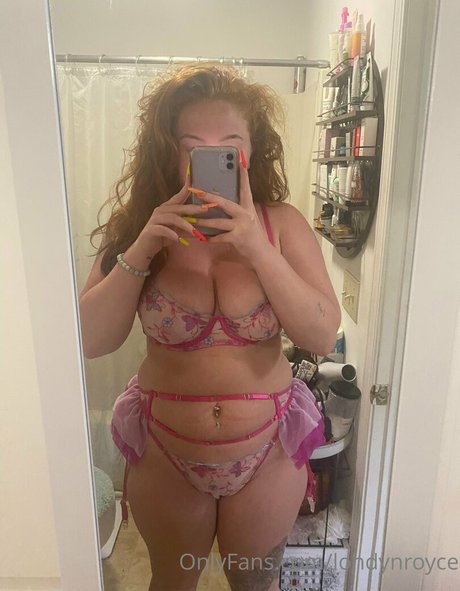 Naken lekkede OnlyFans-bilde av Londynroyce