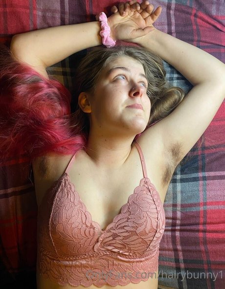 Naken lekkede OnlyFans-bilde av Hairybunny1