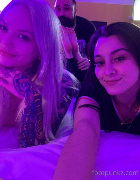 Naken läckt OnlyFans-bild av Footpunkz