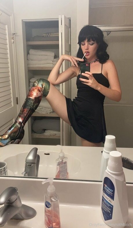 Nahá fotka uniklých OnlyFans od Sithbitch