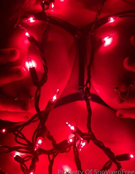 Naken lekkede OnlyFans-bilde av Snovixenfree