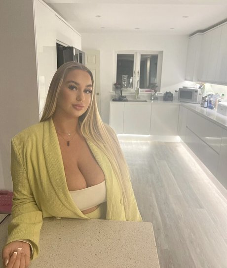 Caitlinn G