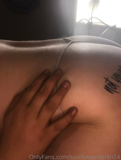Nahá fotka uniklých OnlyFans od Sunflowerdarlin14