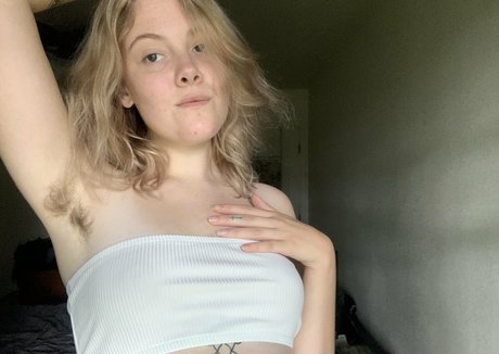 Nacktes geleaktes OnlyFans-Foto von Littledoe
