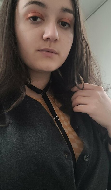 Naken lekkede OnlyFans-bilde av Momegh