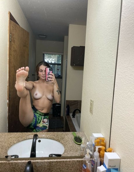 Nahá fotka uniklých OnlyFans od Queen Softness