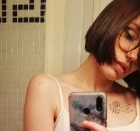 Naken läckt OnlyFans-bild av Vxlqymia