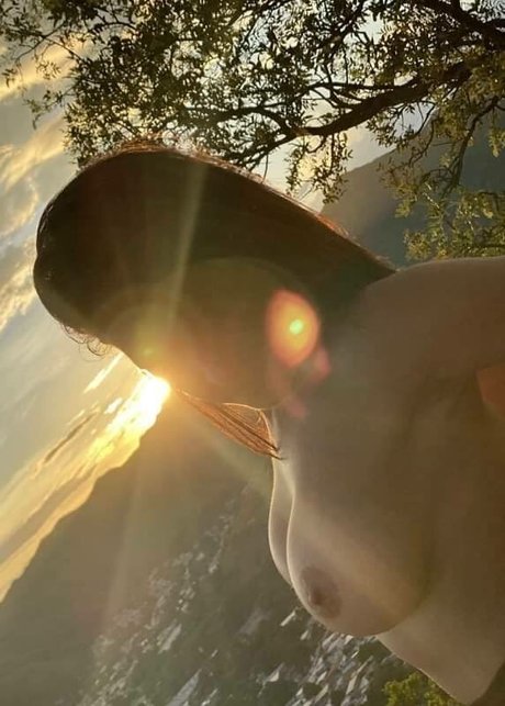 Nacktes geleaktes OnlyFans-Foto von Rossanacgi