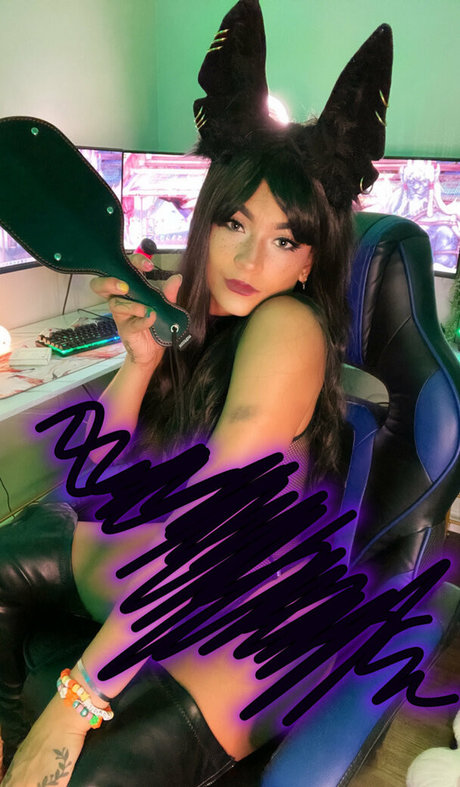 Nahá fotka uniklých OnlyFans od Daddieslittlefox