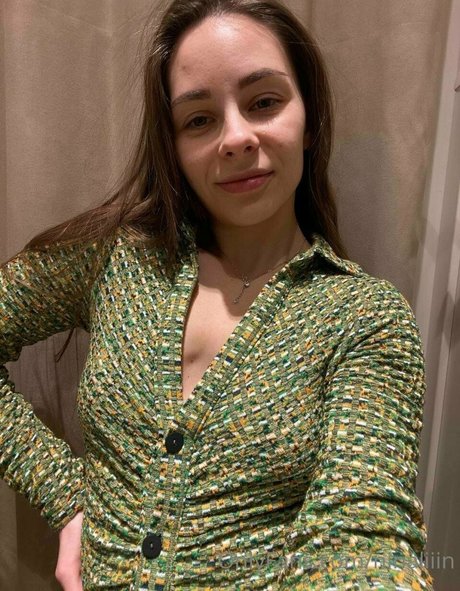 Foto di nudo di fuga di OnlyFans di Nina Liin