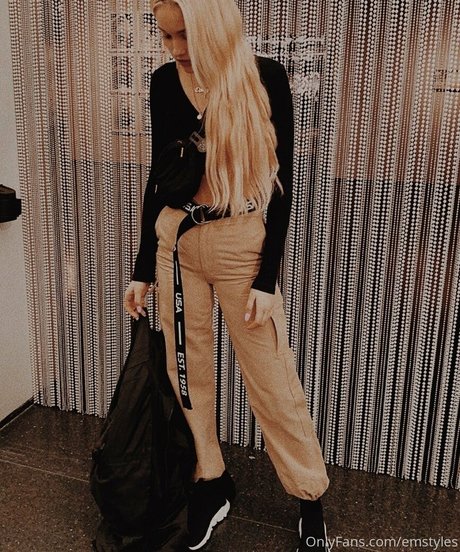 Dressupblondie