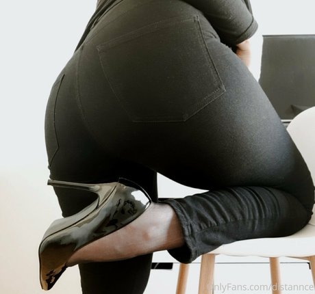 Naken lekkede OnlyFans-bilde av Distannce