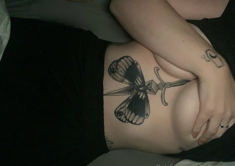 Photo nue de fuite OnlyFans de Bellaraven