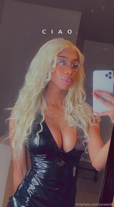 Naken läckt OnlyFans-bild av Womanflo