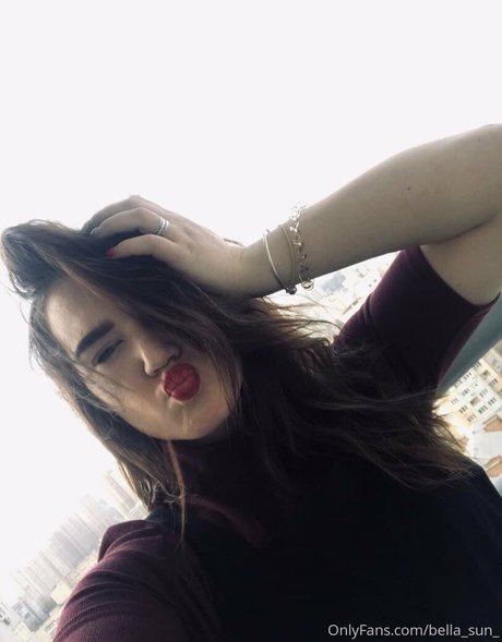Alasti lekkinud OnlyFans-i pilt Bellasun