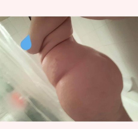 Обнаженная фотография утечки OnlyFans от Sweetnsexy93